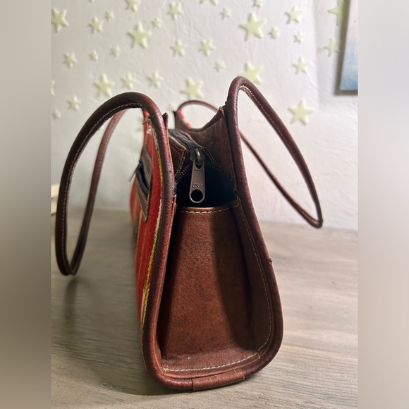 Vintage western style saddlebag purse leather & woven material made in Guatemala - Picture 11 of 13